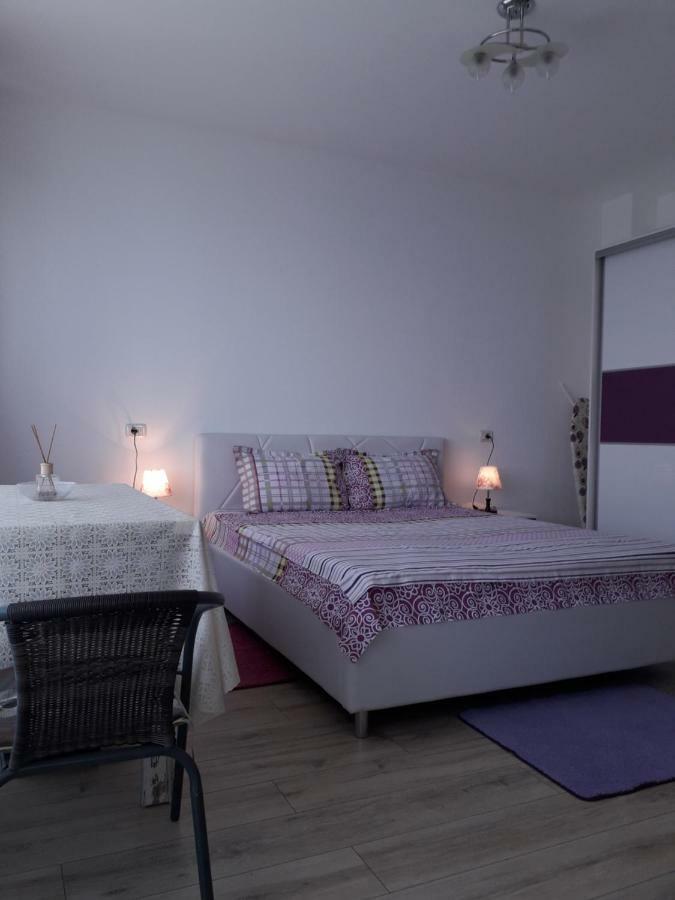 Studio Sunset Violet Mamaia Buitenkant foto